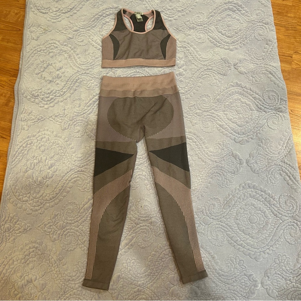 Forever 21 leggings and cropped top